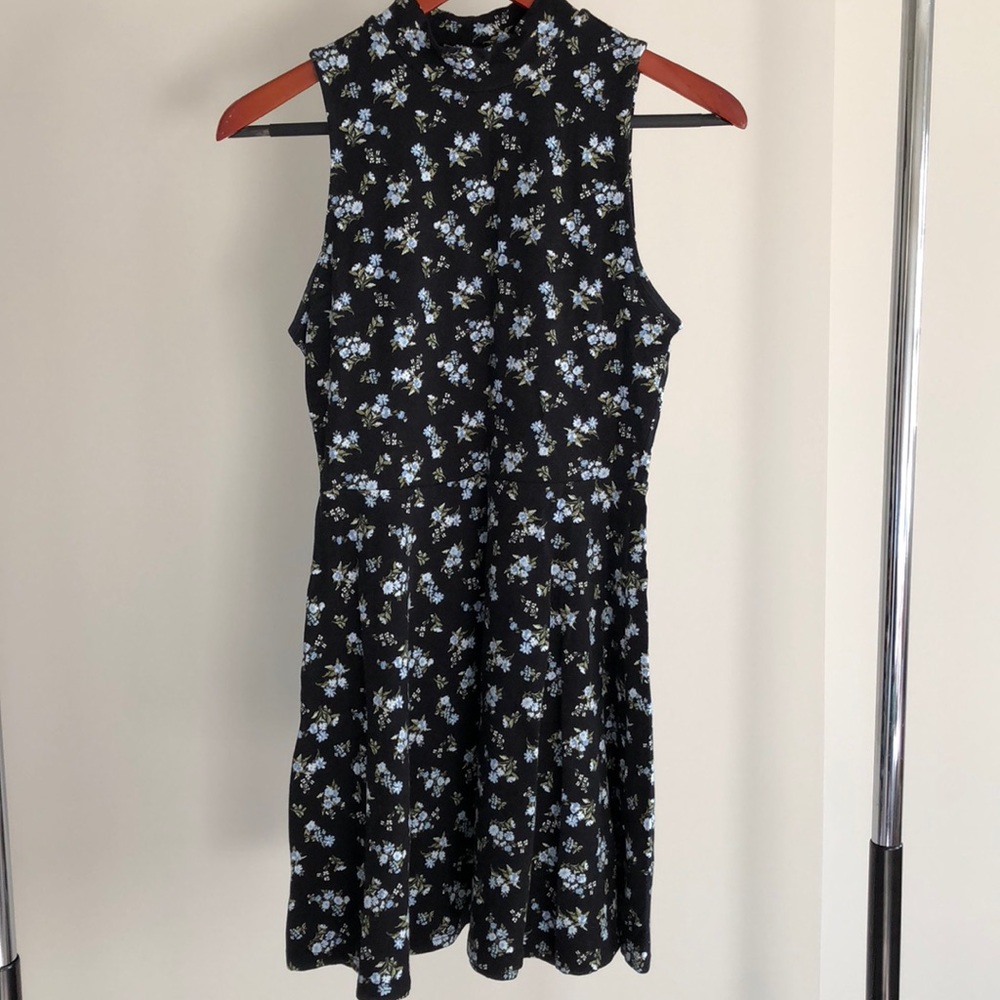 🌼 FOREVER 21 Black Floral Dress
